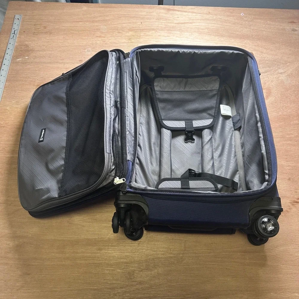 Travelpro Platinum Elite Navy Blue Spinner Suitcase Carry On Luggage 21 Inch